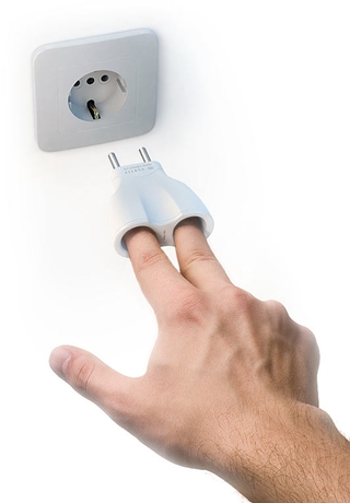 Illustration for article titled Vilcus Plug Dactyloadapter, For Insane People and Those Who Hate Them